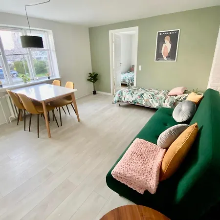 Apartment 5 Minute Walk To Lego House - 50m2 Cozy Apartment- D Unit