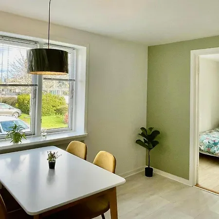 Apartment 5 Minute Walk To Lego House - 50m2 Cozy Apartment- D Unit